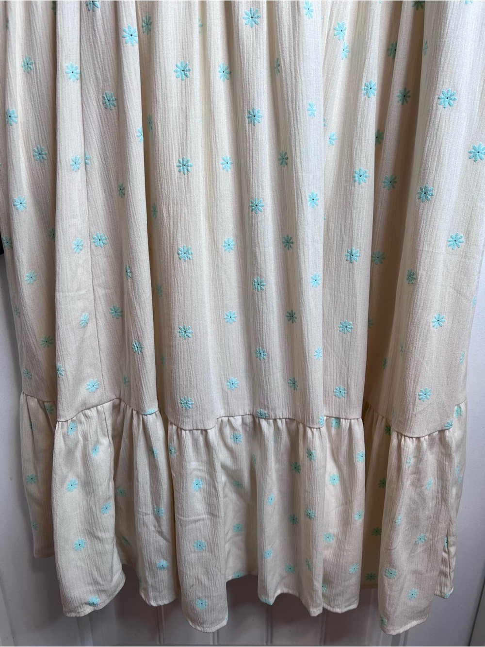 TORRID Cream Smocked Waist Midi Dress Delicate Blue Floral Print. Size 3. - Picture 10 of 16